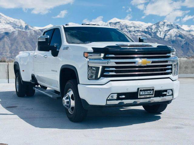2023 Chevrolet Silverado 3500HD High Country 4WD photo