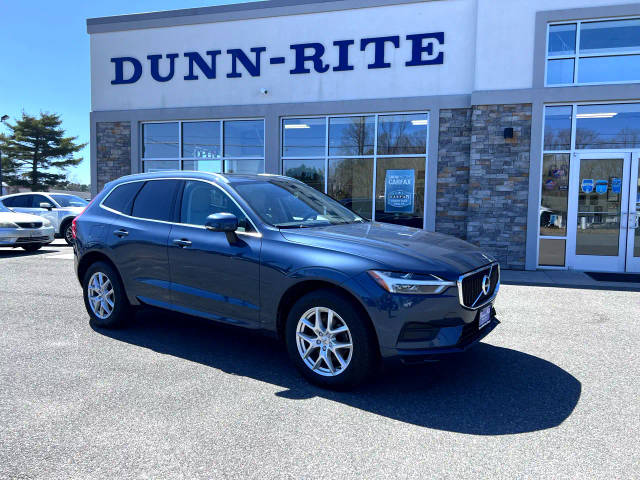 2020 Volvo XC60 Momentum AWD photo