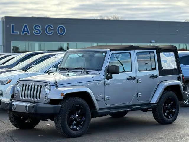 2016 Jeep Wrangler Unlimited Sahara 4WD photo