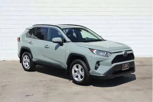 2019 Toyota RAV4 XLE FWD photo