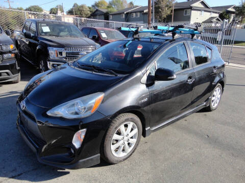 2017 Toyota Prius c Four FWD photo