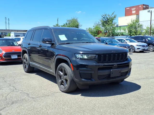 2022 Jeep Grand Cherokee L Altitude 4WD photo