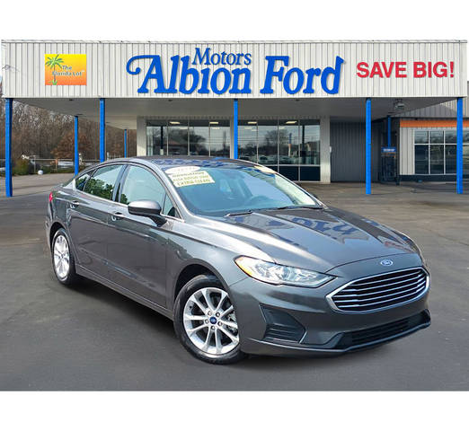 2020 Ford Fusion SE FWD photo