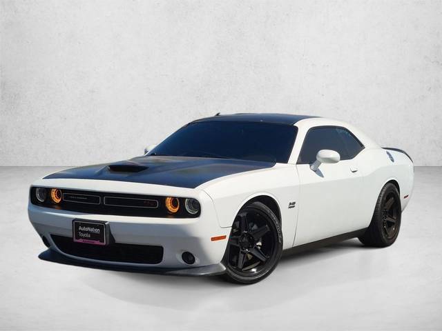 2022 Dodge Challenger R/T RWD photo