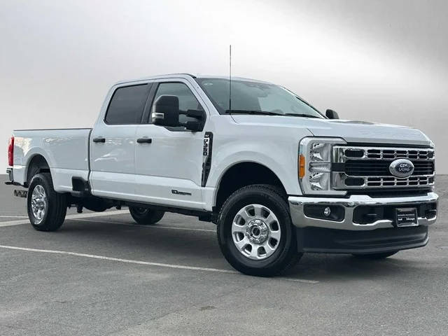 2023 Ford F-350 Super Duty XLT 4WD photo