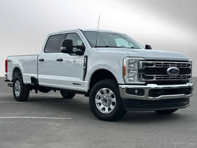 2023 Ford F-350 Super Duty XLT 4WD photo