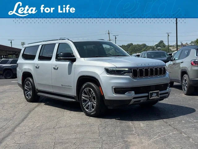 2023 Jeep Wagoneer L Series II 4WD photo
