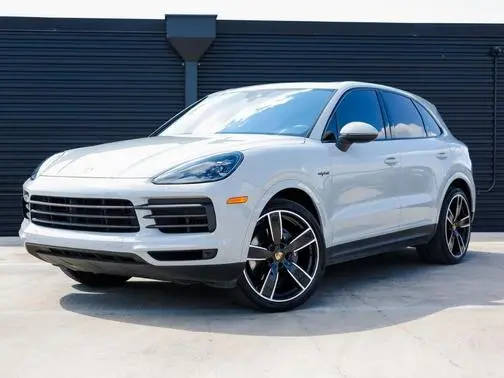 2022 Porsche Cayenne Platinum Edition E-Hybrid AWD photo