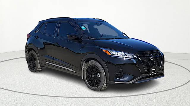 2023 Nissan Kicks SR FWD photo