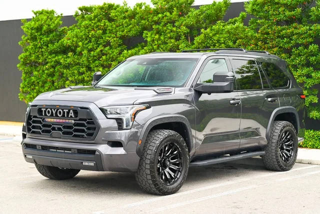 2023 Toyota Sequoia TRD Pro 4WD photo