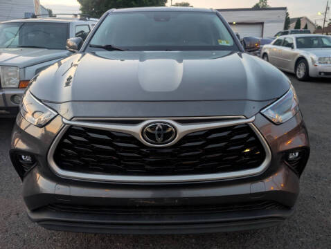 2021 Toyota Highlander LE FWD photo