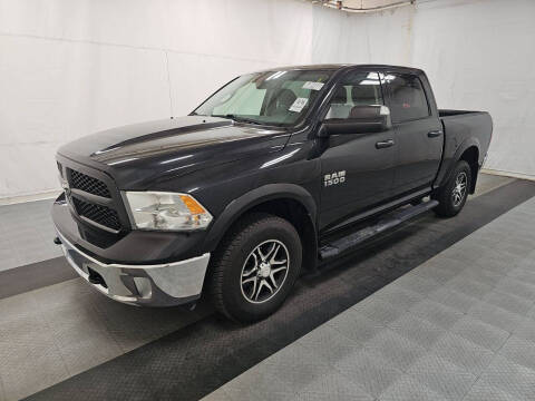 2017 Ram 1500 SLT 4WD photo