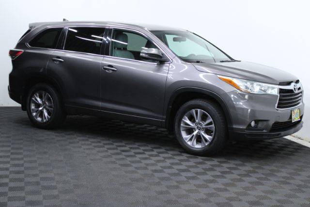 2016 Toyota Highlander LE Plus AWD photo