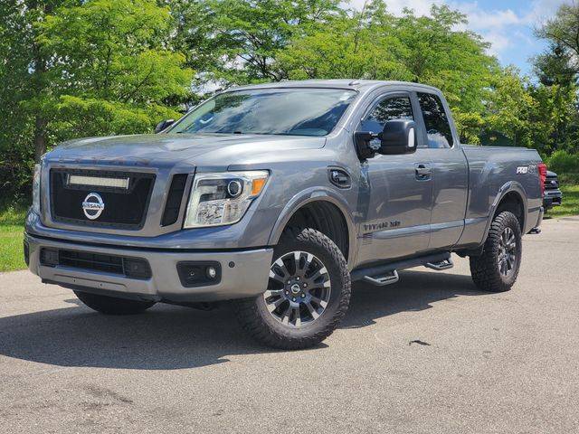 2017 Nissan Titan XD PRO-4X 4WD photo