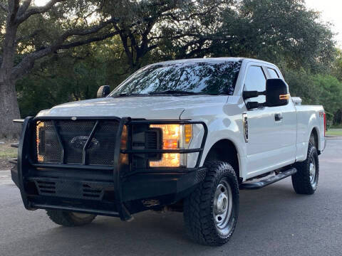2017 Ford F-250 Super Duty XL 4WD photo
