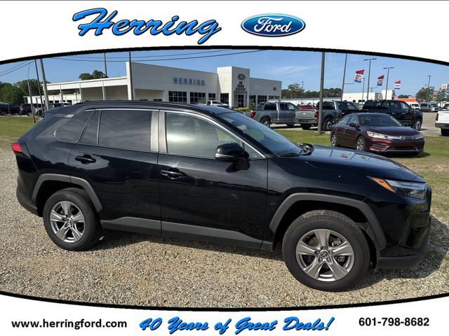 2023 Toyota RAV4 XLE FWD photo