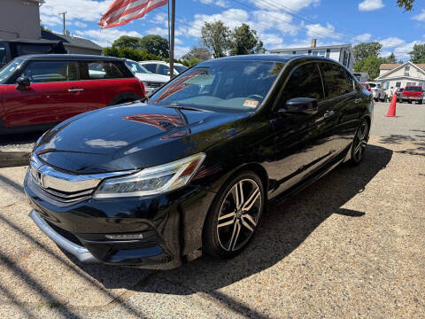 2017 Honda Accord Touring FWD photo