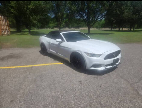 2015 Ford Mustang V6 RWD photo