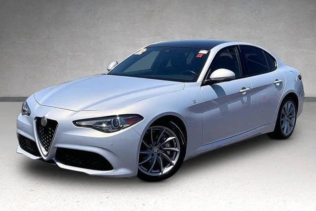 2022 Alfa Romeo Giulia Ti RWD photo