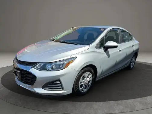 2019 Chevrolet Cruze LS FWD photo