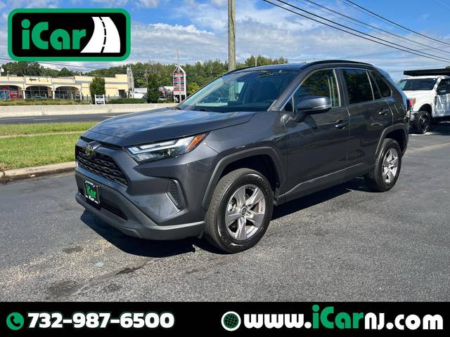 2022 Toyota RAV4 XLE FWD photo