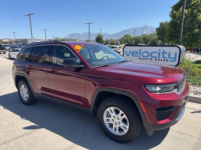 2023 Jeep Grand Cherokee Laredo 4WD photo