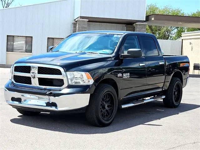 2018 Ram 1500 SLT 4WD photo