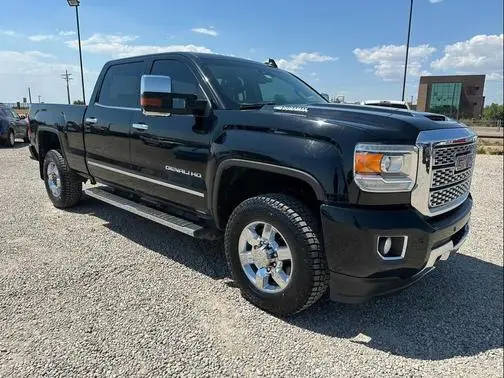 2018 GMC Sierra 3500HD Denali 4WD photo
