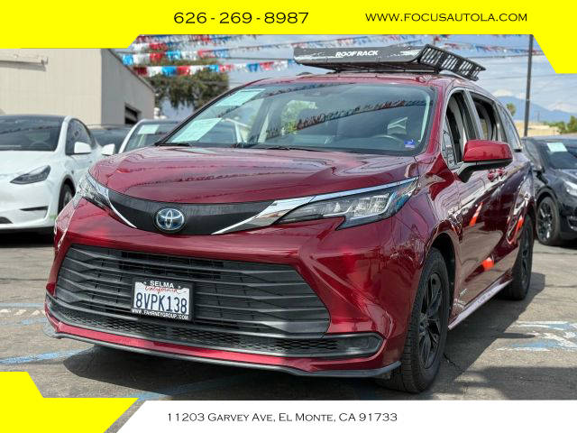 2021 Toyota Sienna LE FWD photo