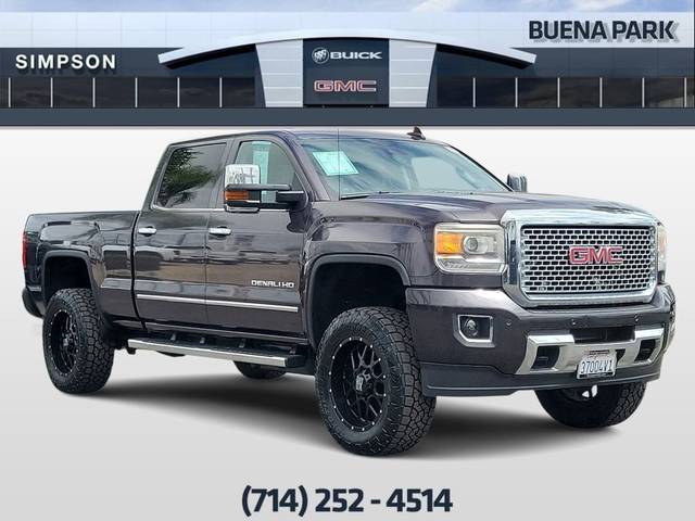 2015 GMC Sierra 2500HD Denali 4WD photo
