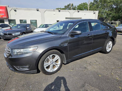 2017 Ford Taurus SEL FWD photo