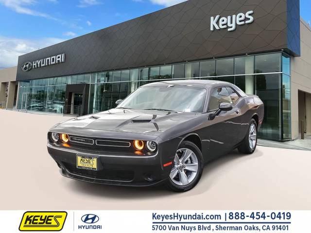 2023 Dodge Challenger SXT RWD photo