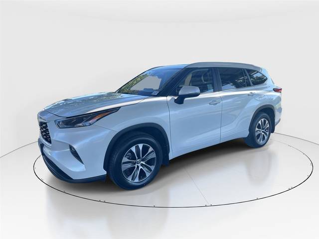 2023 Toyota Highlander XLE AWD photo