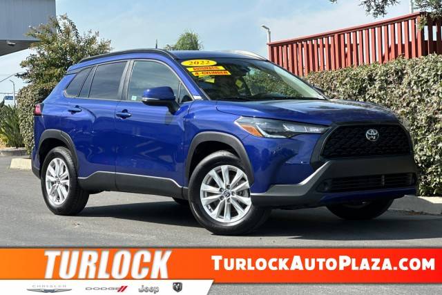 2022 Toyota Corolla Cross LE FWD photo