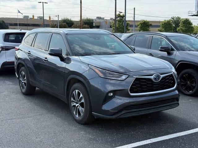 2021 Toyota Highlander Hybrid XLE FWD photo
