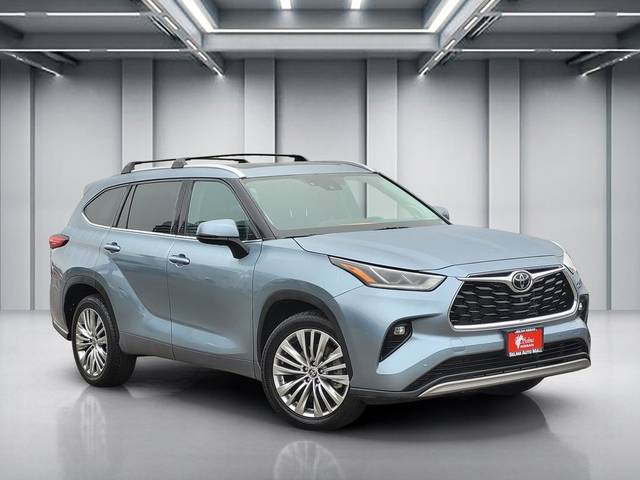 2022 Toyota Highlander Platinum FWD photo