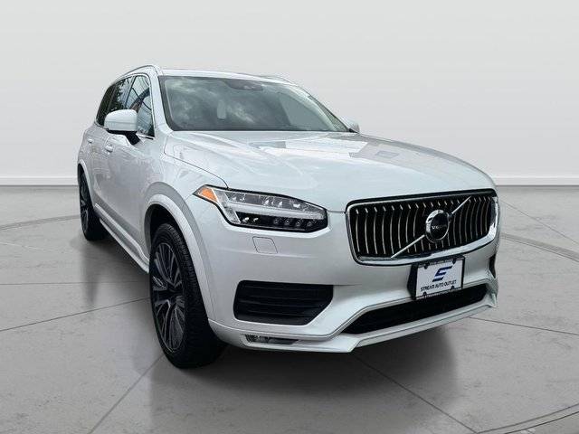 2022 Volvo XC90 Momentum AWD photo