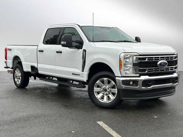 2023 Ford F-350 Super Duty XLT 4WD photo