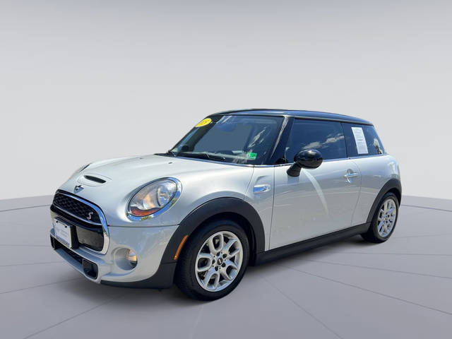 2015 MINI Hardtop 2 Door S FWD photo