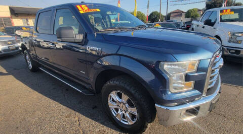 2015 Ford F-150 XLT w/HD Payload Pkg 4WD photo