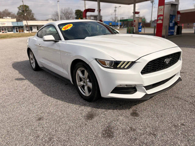 2015 Ford Mustang V6 RWD photo