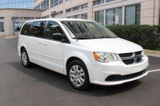 2016 Dodge Grand Caravan SE FWD photo