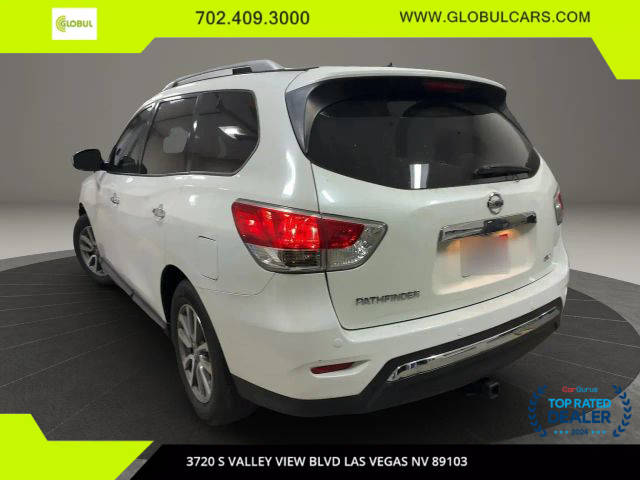 2015 Nissan Pathfinder SV FWD photo