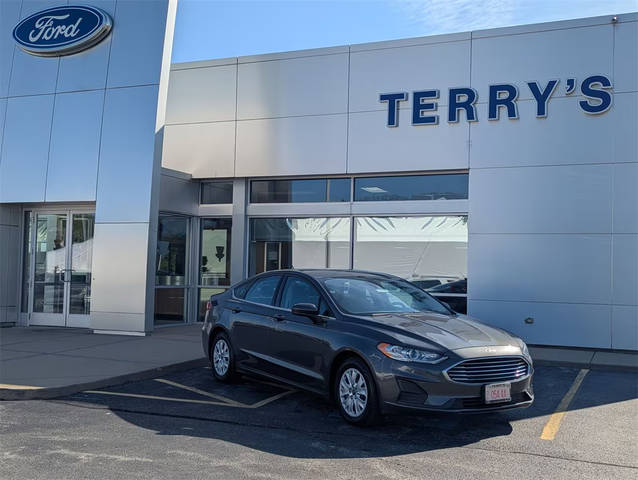 2019 Ford Fusion S FWD photo