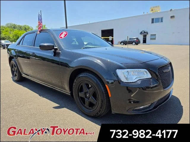 2015 Chrysler 300 Limited RWD photo