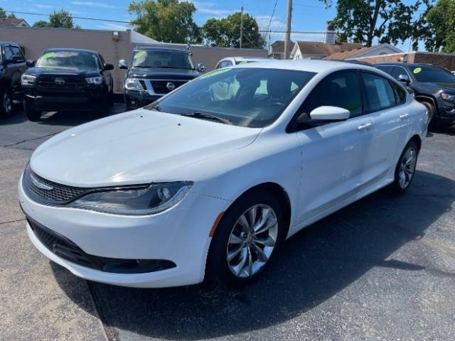 2015 Chrysler 200 S FWD photo