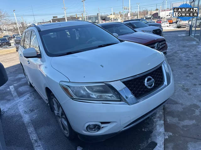 2015 Nissan Pathfinder Platinum FWD photo