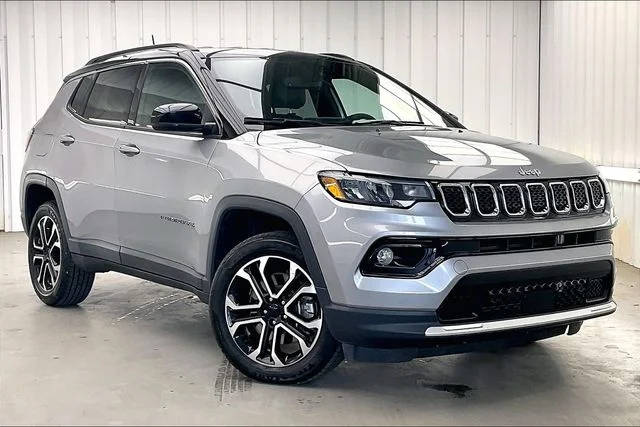 2023 Jeep Compass Limited 4WD photo