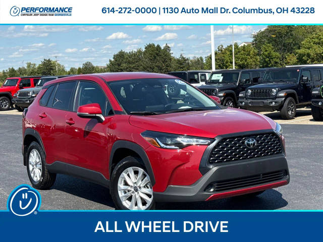 2023 Toyota Corolla Cross LE AWD photo