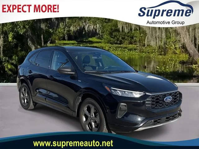 2023 Ford Escape ST-Line AWD photo